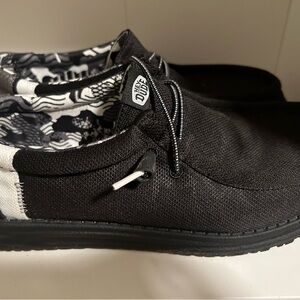 Like new hey dudes men’s size 10